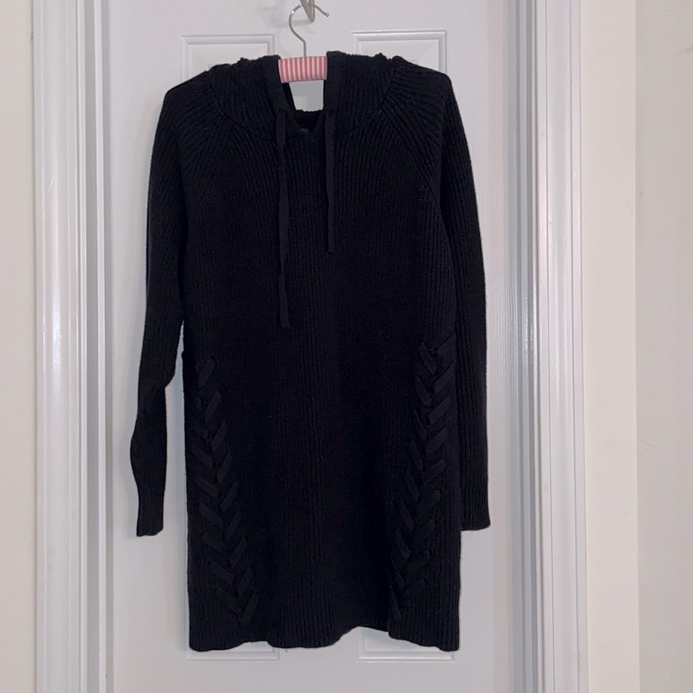 PLUS SIZE HOODED SWEATER